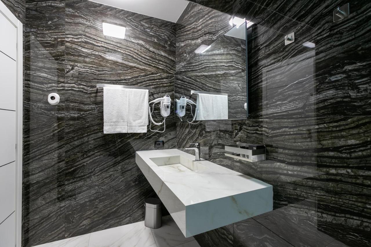 Gregorio VII Luxury Suites San Damaso Rome Exterior photo